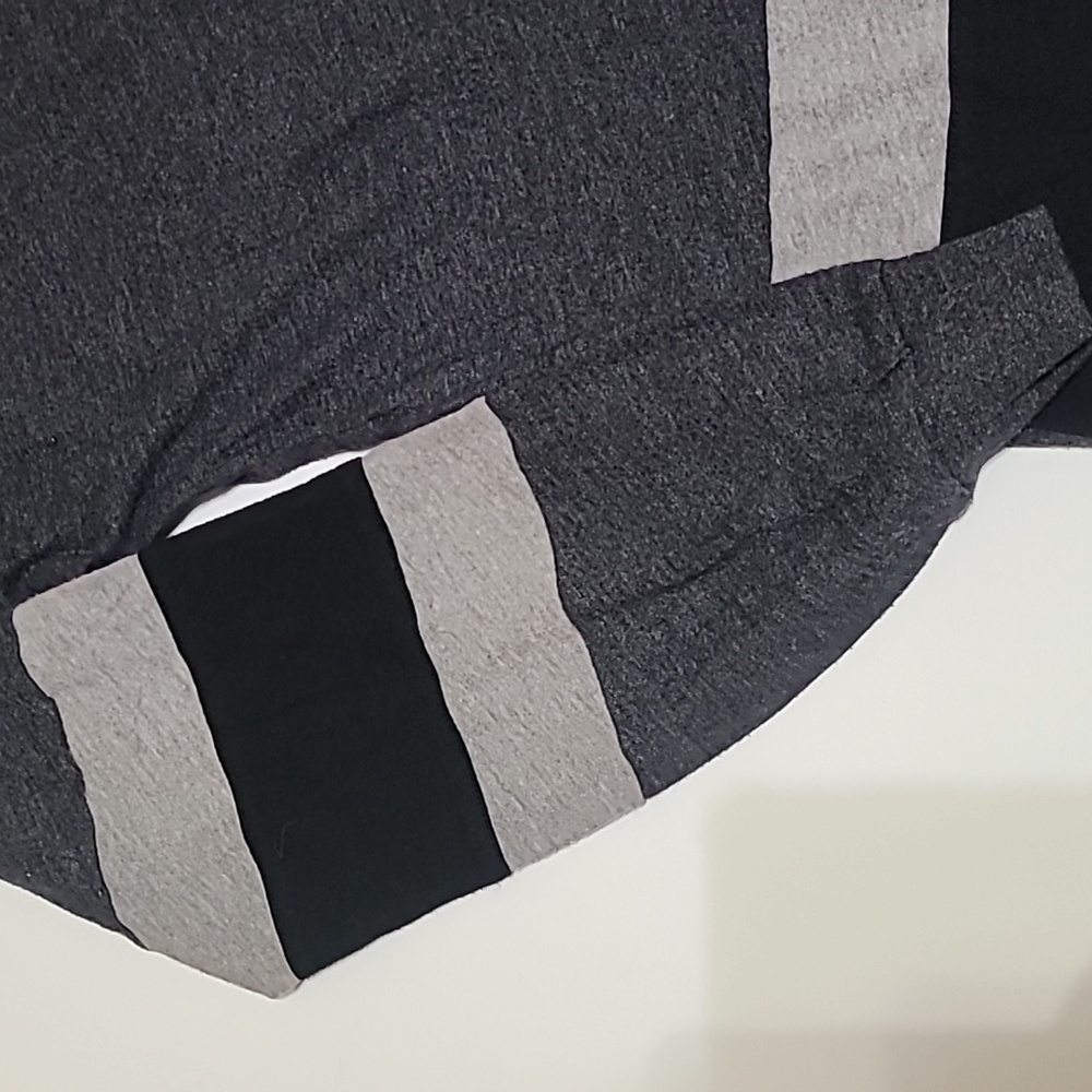 PINK VICTORIA'S SECRET Gray Drop Shoulder V-Neck Long Sleeve Tee Shirt - Small - Picture 4 of 12